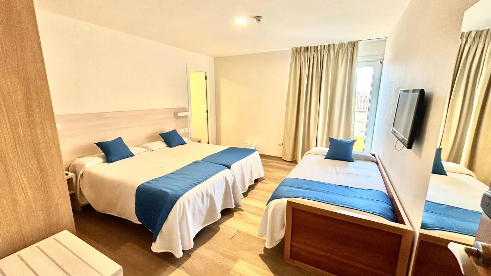 Bluewater Hotel Colonia de Sant Jordi 3*,  Spain